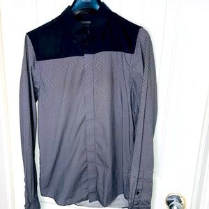 Guess button down shirt size xs